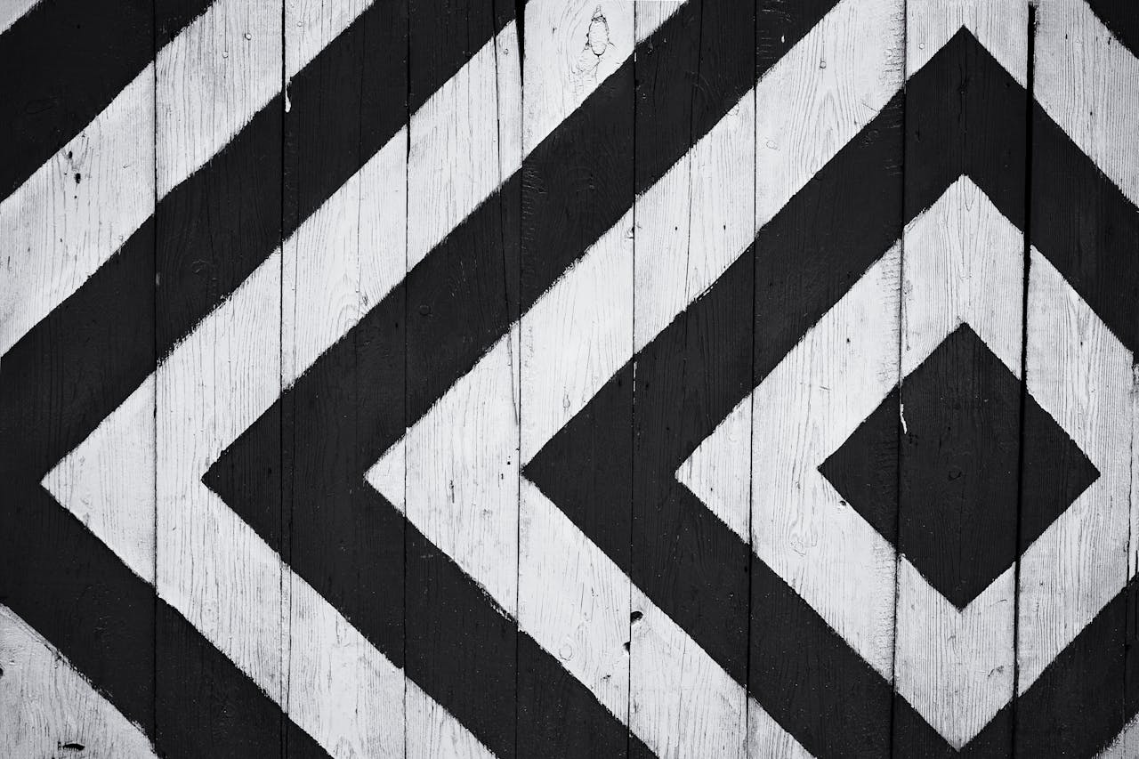 white and black wooden board 963278